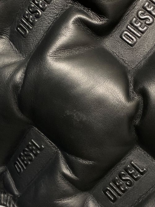 DIESEL（ディーゼル）DIESEL (ディーゼル) エンボスロゴレザーダウンベスト ブラック サイズ:Mの古着・服飾アイテム