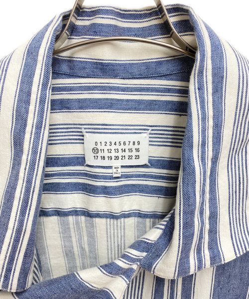 Maison Margiela（メゾンマルジェラ）Maison Margiela  (メゾンマルジェラ) リネンストライプホスピタルコート ブルー×ホワイト サイズ:46の古着・服飾アイテム