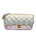 CHANEL（シャネル）の古着「マトラッセチェーンショルダーアイウェアケース」｜オーロラ