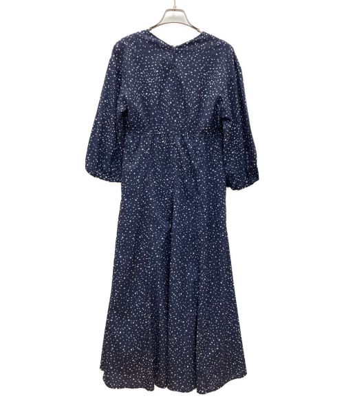 La TOTALITE（ラ ト―タリテ）La TOTALITE (ラトータリテ) ランダムドット Vネックフレアーワンピース ネイビー サイズ:36の古着・服飾アイテム