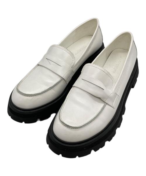 TONY BIANCO（トニービアンコ）TONY BIANCO (トニービアンコ) ローファー ホワイト サイズ:9の古着・服飾アイテム