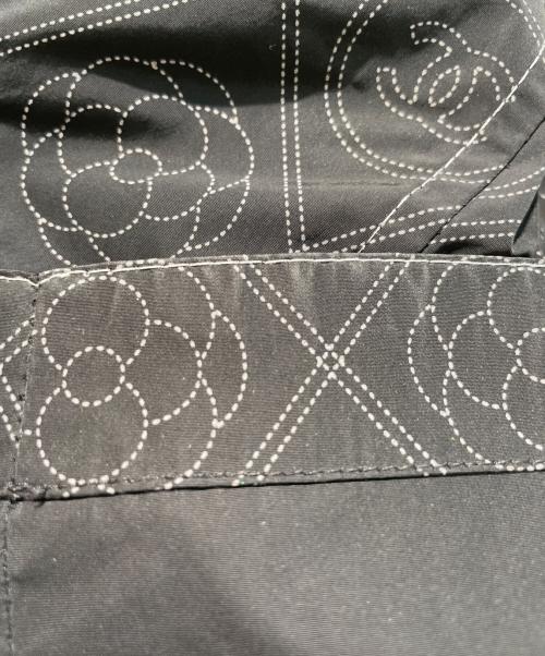 CHANEL（シャネル）CHANEL (シャネル) ココマーク&カメリアナイロンコート ブラック サイズ:36の古着・服飾アイテム