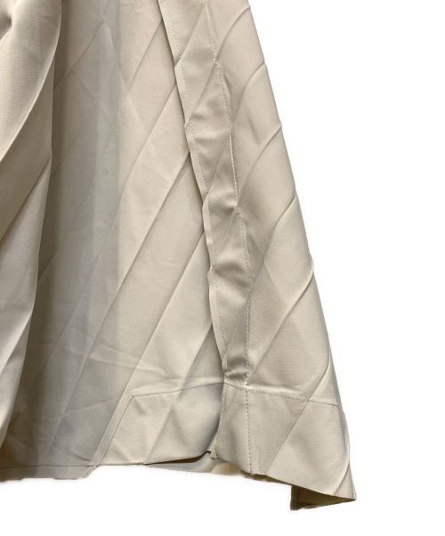 HOMME PLISSE ISSEY MIYAKE（オム プリッセ イッセイ ミヤケ）HOMME PLISSE ISSEY MIYAKE (オムプリッセ イッセイ ミヤケ) EDGE COAT ライトグレー サイズ:3の古着・服飾アイテム