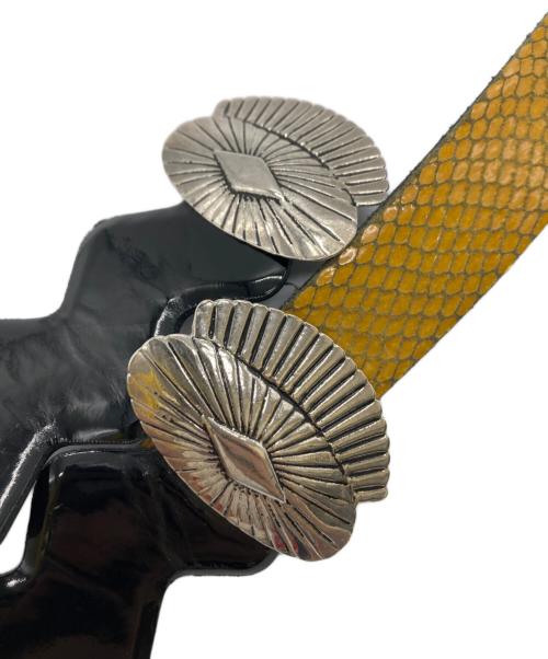 TOGA PULLA（トーガ プルラ）TOGA PULLA (トーガ プルラ) コンチョベルト ブラック×イエローの古着・服飾アイテム