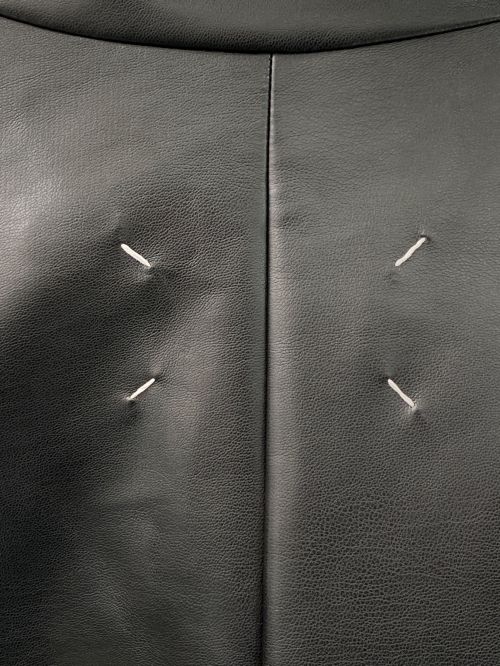 Maison Margiela（メゾンマルジェラ）Maison Margiela (メゾンマルジェラ) Faux Leather Pussy Bow Jacket ブラック サイズ:38の古着・服飾アイテム
