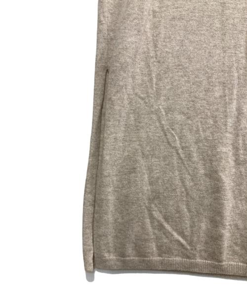 suadeo（スアデオ）suadeo (スアデオ) 【洗える】カシミヤサイドスリットワンピース ベージュ サイズ:下記参照の古着・服飾アイテム