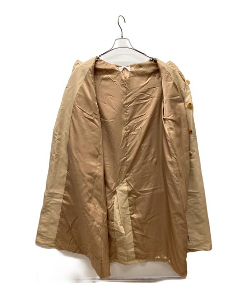 FRAY ID（フレイ アイディー）FRAY ID (フレイ アイディー) スリーブタックステンカラーコート ベージュの古着・服飾アイテム