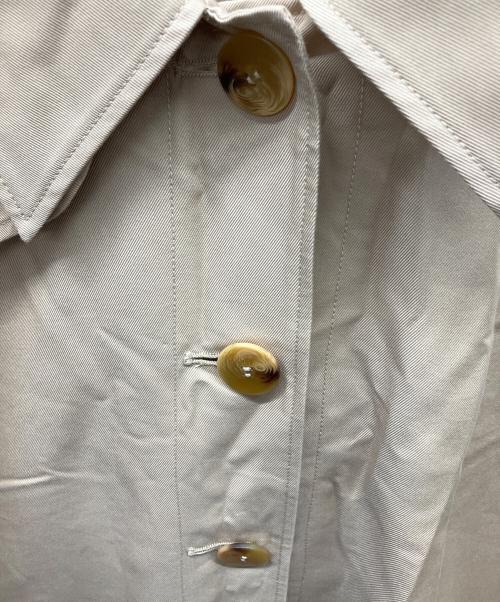 FRAY ID（フレイ アイディー）FRAY ID (フレイ アイディー) スリーブタックステンカラーコート ベージュの古着・服飾アイテム