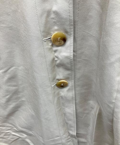 FRAY ID（フレイ アイディー）FRAY ID (フレイ アイディー) スリーブタックステンカラーコート ベージュの古着・服飾アイテム