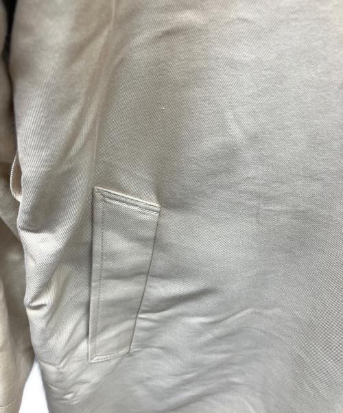 FRAY ID（フレイ アイディー）FRAY ID (フレイ アイディー) スリーブタックステンカラーコート ベージュの古着・服飾アイテム