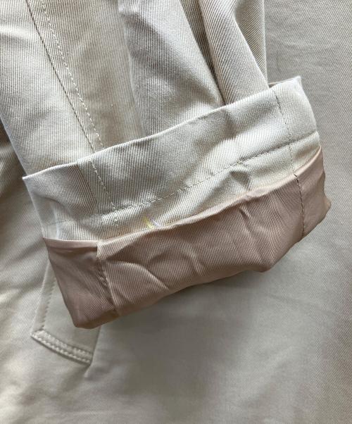 FRAY ID（フレイ アイディー）FRAY ID (フレイ アイディー) スリーブタックステンカラーコート ベージュの古着・服飾アイテム