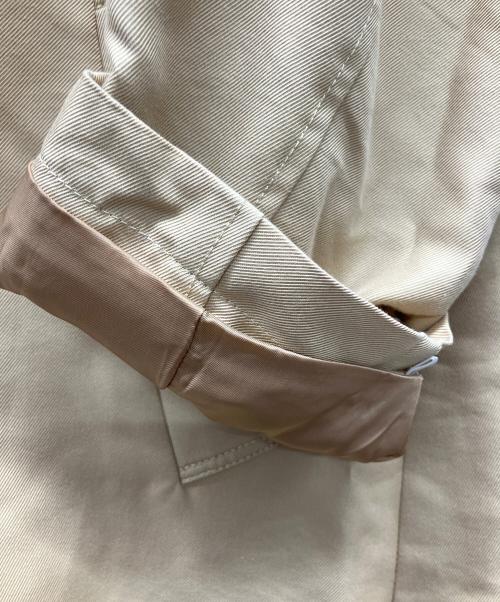 FRAY ID（フレイ アイディー）FRAY ID (フレイ アイディー) スリーブタックステンカラーコート ベージュの古着・服飾アイテム