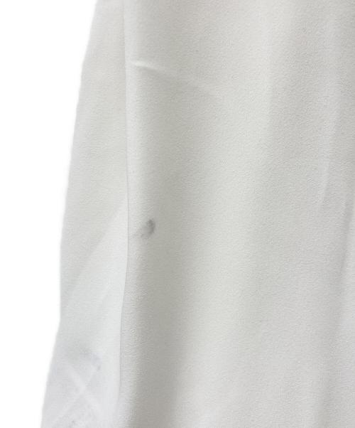 K.T KIYOKO TAKASE（ケーティー キヨコタカセ）K.T KIYOKO TAKASE (ケーティー キヨコタカセ) マットサテンデザインハイネックブラウス ホワイト サイズ:9の古着・服飾アイテム