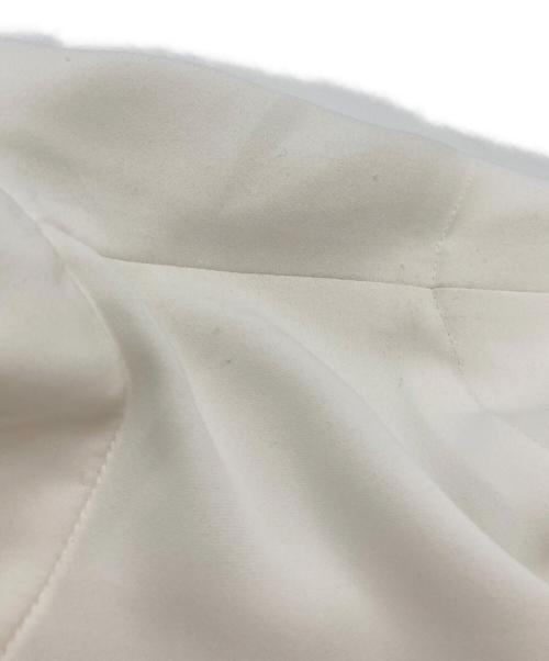 K.T KIYOKO TAKASE（ケーティー キヨコタカセ）K.T KIYOKO TAKASE (ケーティー キヨコタカセ) マットサテンデザインハイネックブラウス ホワイト サイズ:9の古着・服飾アイテム