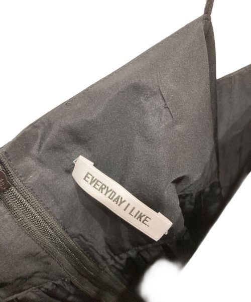 EVERYDAY I LIKE.（エヴリデイ アイ ライク）EVERYDAY I LIKE. (エヴリデイ アイ ライク) タフタキャミソールドレス ブラック サイズ:38の古着・服飾アイテム