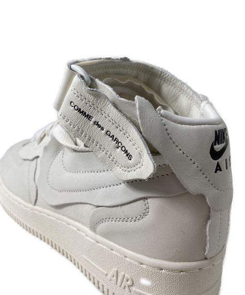 NIKE（ナイキ）NIKE COMME des GARCONS HOMME PLUS COMME des GARCONS  20AW × NIKE Air Force1 Mid ナイキ エアフォースワン ミッド アイボリー サイズ:26.5 未使用品の古着・服飾アイテム
