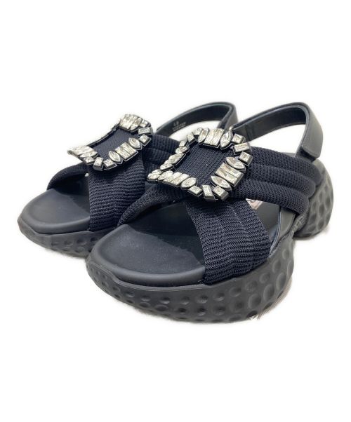 Roger Vivier（ロジェ ヴィヴィエ）Roger Vivier (ロジェ ヴィヴィエ) ヴィヴランライトストラスバックル ファブリック サンダル ブラック サイズ:40の古着・服飾アイテム