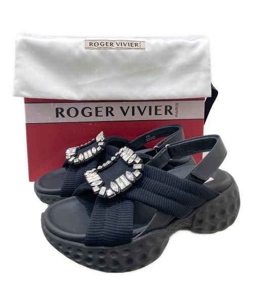 Roger Vivier（ロジェ ヴィヴィエ）Roger Vivier (ロジェ ヴィヴィエ) ヴィヴランライトストラスバックル ファブリック サンダル ブラック サイズ:40の古着・服飾アイテム