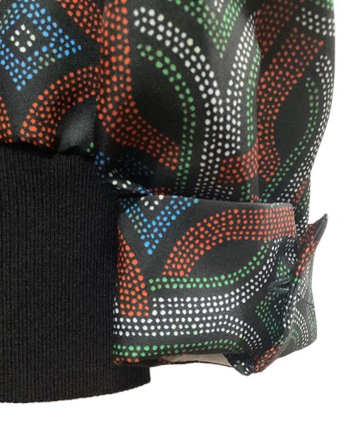 ROBES&CONFECTIONS（ローブスコンフェクションズ）ROBES&CONFECTIONS (ローブスコンフェクションズ) 総柄ショートブルゾン ブラック×グリーン サイズ:SIZE 1の古着・服飾アイテム