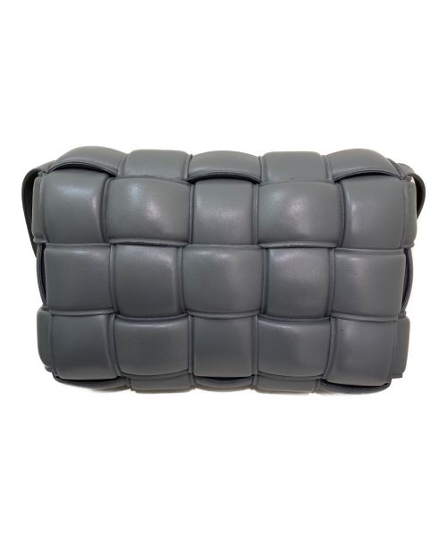BOTTEGA VENETA（ボッテガベネタ）BOTTEGA VENETA (ボッテガベネタ) マキシイントレチャート パテッド カセット グレー サイズ:クラシックの古着・服飾アイテム