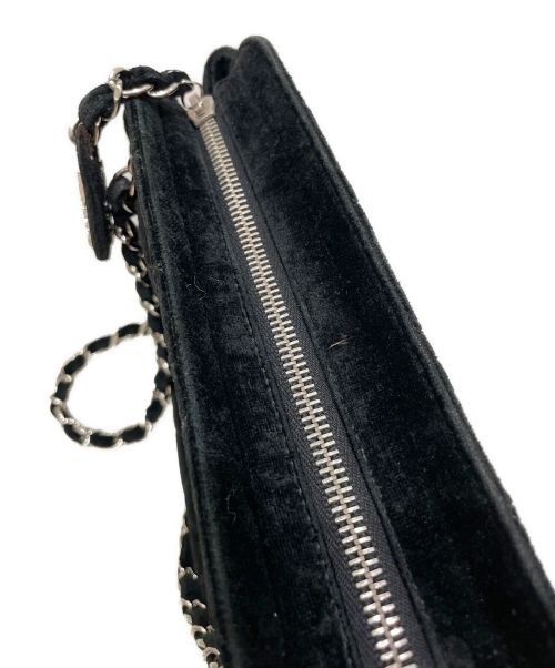 CHANEL（シャネル）CHANEL (シャネル) ベロアマトラッセチェーンショルダーバッグ ブラック サイズ:23の古着・服飾アイテム