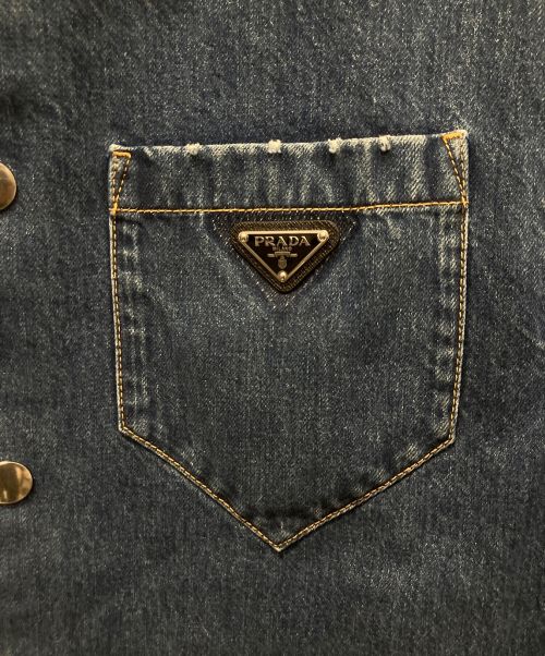 PRADA（プラダ）PRADA (プラダ) トライアングルロゴプレートデニムシャツ インディゴ サイズ:Mの古着・服飾アイテム