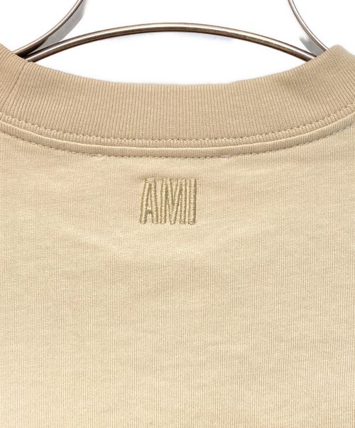 AMI Alexandre Mattiussi（アミアレクサンドルマテュッシ）AMI Alexandre Mattiussi (アミ アレクサンドル マテュッシ) ハートロゴ刺繍Tシャツ ベージュ サイズ:XS 未使用品の古着・服飾アイテム