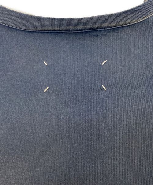 Maison Margiela（メゾンマルジェラ）Maison Margiela (メゾン マルジェラ) 23SS オーバーサイズ オーバーダイ ロゴTシャツ ネイビー サイズ:XSの古着・服飾アイテム