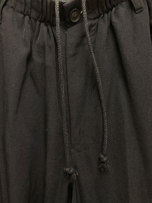 Yohji Yamamoto pour homme（ヨウジヤマモト プールオム）Yohji Yamamoto pour homme (ヨウジヤマモト プールオム) シワギャバ タブ付きギャザーパンツ ブラック サイズ:Mの古着・服飾アイテム