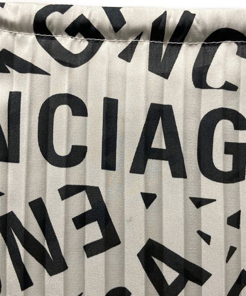 BALENCIAGA（バレンシアガ）BALENCIAGA (バレンシアガ) 総ロゴプリーツスカート ホワイト サイズ:34の古着・服飾アイテム