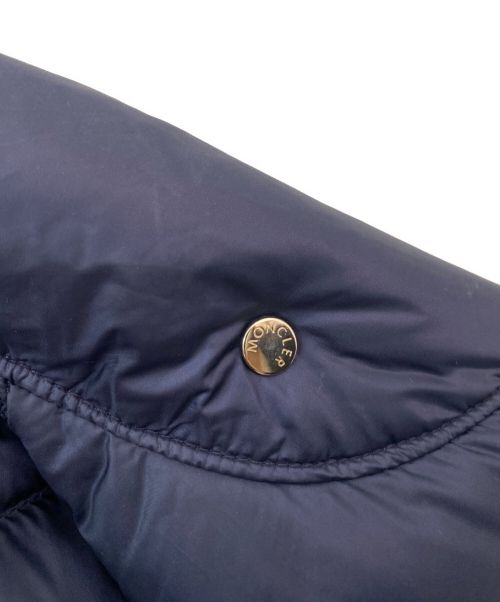 MONCLER（モンクレール）MONCLER (モンクレール) ダウンポンチョ/CHINCHARD ネイビー サイズ:1の古着・服飾アイテム