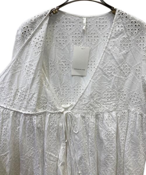 TOMORROW LAND（トゥモローランド）TOMORROW LAND (トゥモローランド) FIL コットンカットワークレース カシュクールワンピース ホワイト サイズ:F 未使用品の古着・服飾アイテム