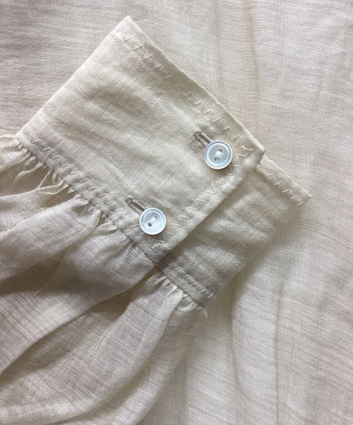 Noble（ノーブル）Noble (ノーブル) シアーオーガンジーハイネックブラウス ベージュ サイズ:FREEの古着・服飾アイテム