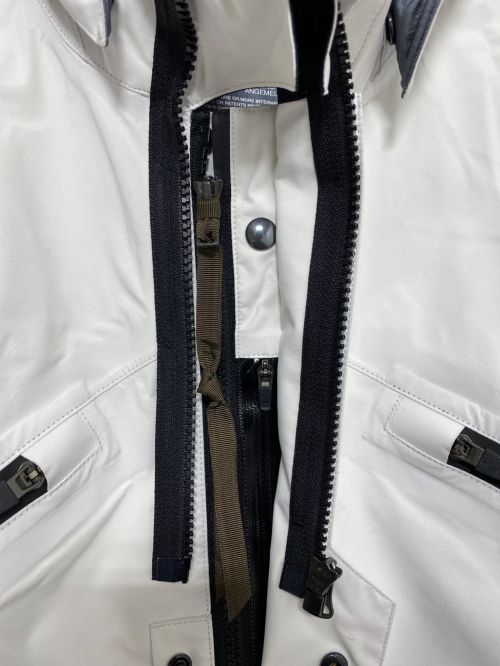 ACRONYM（アクロニウム）ACRONYM (アクロニウム) 3L Gore-Tex Pro Interops Jacket ホワイト×ブラック サイズ:Mの古着・服飾アイテム