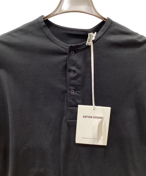 KAPTAIN SUNSHINE（キャプテンサンシャイン）KAPTAIN SUNSHINE (キャプテンサンシャイン) Suvin Supima Tube Henleyneck Tee ブラック サイズ:34の古着・服飾アイテム