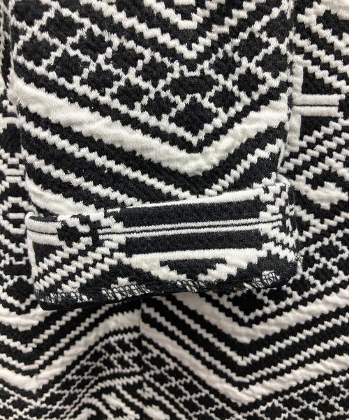 MAX&Co.（マックスアンドコー）MAX&Co. (マックスアンドコー) ハイネックカラー幾何学柄コート ブラック×ホワイト サイズ:Lの古着・服飾アイテム