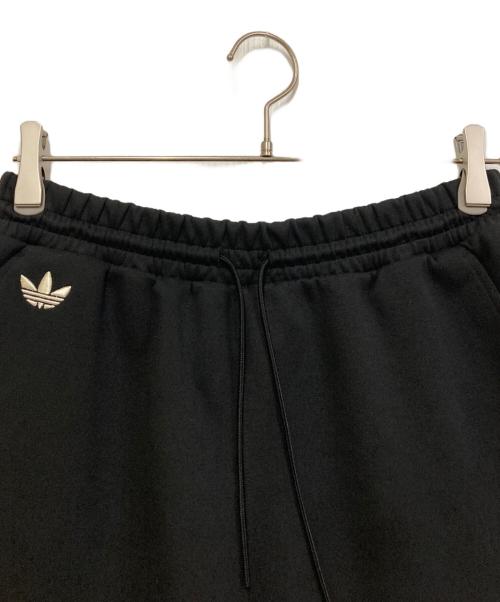 adidas（アディダス）adidas (アディダス) NEUCLASSICS ショーツ ブラック サイズ:Mの古着・服飾アイテム