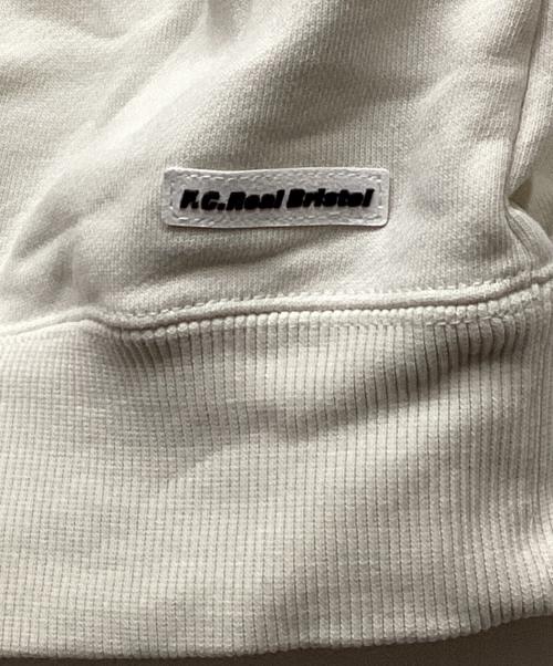 F.C.R.B.（エフシーレアルブリストル）F.C.R.B. (エフシーレアルブリストル) S/S CREWNECK BAGGY SWEAT アイボリー サイズ:Lの古着・服飾アイテム