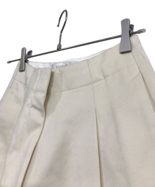 STUDIO NICHOLSON（スタジオ ニコルソン）STUDIO NICHOLSON (スタジオ ニコルソン) バルーンパンツ アイボリー サイズ:00の古着・服飾アイテム