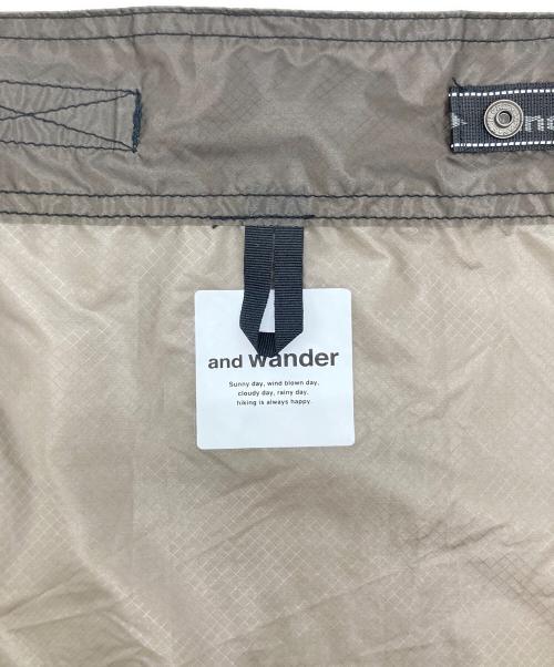 and wander（アンドワンダー）and wander (アンドワンダー) シルラップスカート チャコールグレー サイズ:5の古着・服飾アイテム