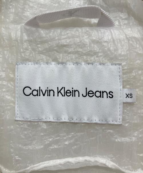 Calvin Klein Jeans（カルバンクラインジーンズ）Calvin Klein Jeans (カルバンクラインジーンズ) シアーパネル フーデッドジャケット ホワイト サイズ:XSの古着・服飾アイテム