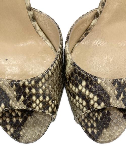 JIMMY CHOO（ジミーチュウ）JIMMY CHOO (ジミーチュウ) 型押しヒールサンダル ベージュ サイズ:36の古着・服飾アイテム