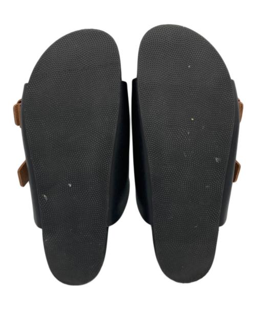 ITTI（イッチ）ITTI (イッチ) デザインバックルレザーサンダル ブラック サイズ:不明の古着・服飾アイテム