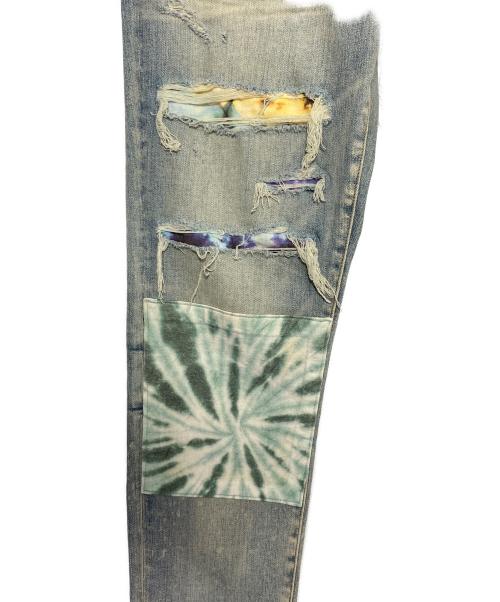 AMIRI（アミリ）AMIRI (アミリ) デストロイクラッシュ加工・タイダイ柄パッチワーク/マルチカラー当て布付デニムパンツ インディゴ サイズ:76cm (W30)の古着・服飾アイテム