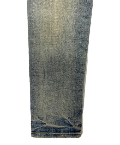 AMIRI（アミリ）AMIRI (アミリ) デストロイクラッシュ加工・タイダイ柄パッチワーク/マルチカラー当て布付デニムパンツ インディゴ サイズ:76cm (W30)の古着・服飾アイテム