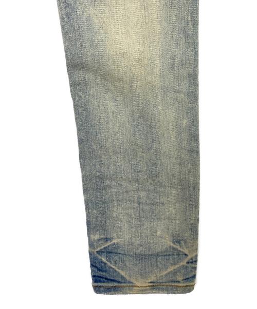 AMIRI（アミリ）AMIRI (アミリ) デストロイクラッシュ加工・タイダイ柄パッチワーク/マルチカラー当て布付デニムパンツ インディゴ サイズ:76cm (W30)の古着・服飾アイテム