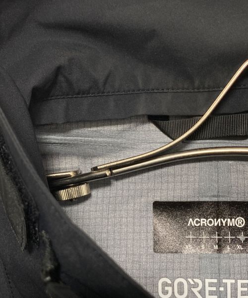 ACRONYM（アクロニウム）ACRONYM (アクロニウム) 2L GORE-TEX PACLITE PLUS INTEROPS JACKET ブラック サイズ:XLの古着・服飾アイテム