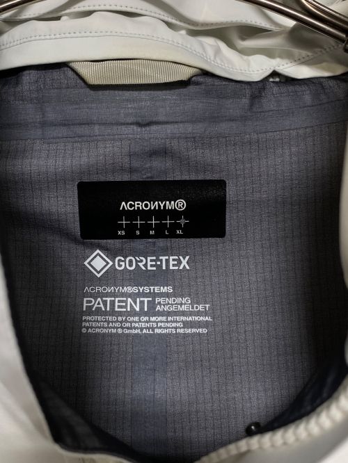 ACRONYM（アクロニウム）ACRONYM (アクロニウム) 3L Gore-Tex Pro Interops Jacket ホワイト サイズ:XLの古着・服飾アイテム