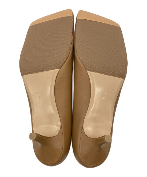 Pippichic（ピッピシック）Pippichic (ピッピシック) LINDA スクエアトゥパンプス ベージュ サイズ:37 1/2の古着・服飾アイテム