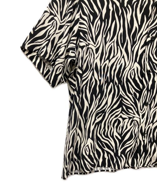 CELINE（セリーヌ）CELINE (セリーヌ) ゼブラ柄/ビスコース/ハワイアンシャツ ホワイト×ブラック サイズ:42の古着・服飾アイテム